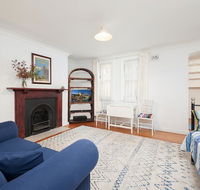 Charming Centrally Located 2 Bedroom Accommodation - Holiday Byron Bay