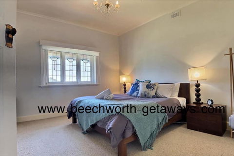 Cherry Blossom Cottage - Beechworth-Getaways - Holiday Byron Bay 2