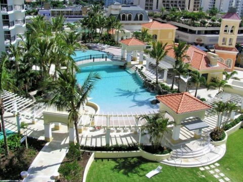 Chevron Renaissance Towers - Holiday Byron Bay 0