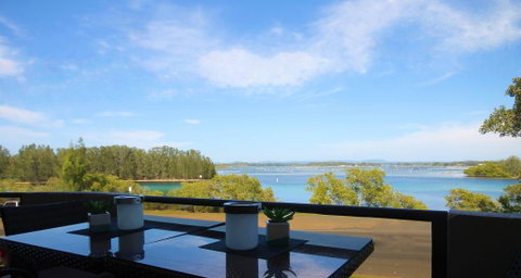 CHILL-OUT LAKESIDE @ FORSTER - Holiday Byron Bay 0