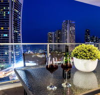 Circle on Cavil Holidays Gold Coast - Holiday Byron Bay