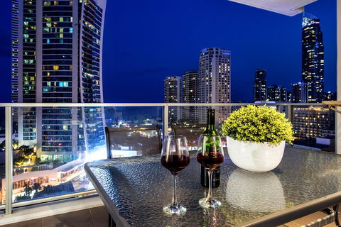 Circle On Cavil Holidays Gold Coast - Holiday Byron Bay 0