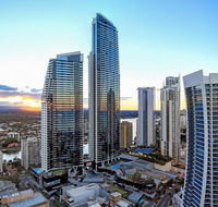 Circle on Cavill - HR Surfers Paradise - Holiday Byron Bay