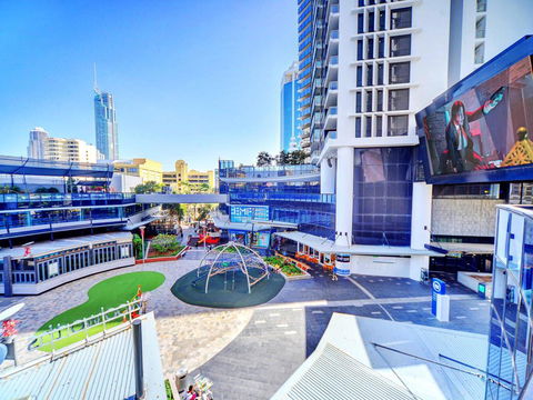 Circle On Cavill 37th Floor Ocean And River Views - Holiday Byron Bay 3