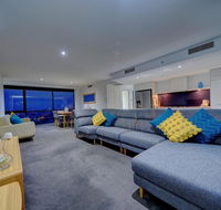 Circle on Cavill 37th Floor Ocean and River Views - Holiday Byron Bay