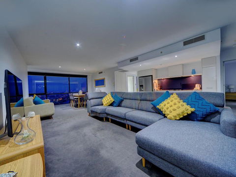 Circle On Cavill 37th Floor Ocean And River Views - Holiday Byron Bay 0