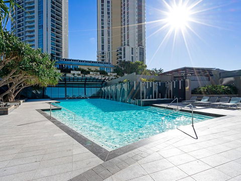 Circle On Cavill 52nd Floor Spacious Skyhome Apartment - Holiday Byron Bay 3