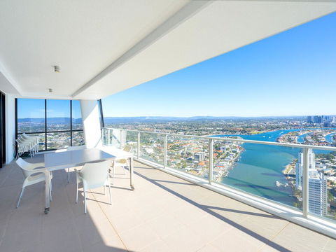 Circle On Cavill 52nd Floor Spacious Skyhome Apartment - Holiday Byron Bay 0