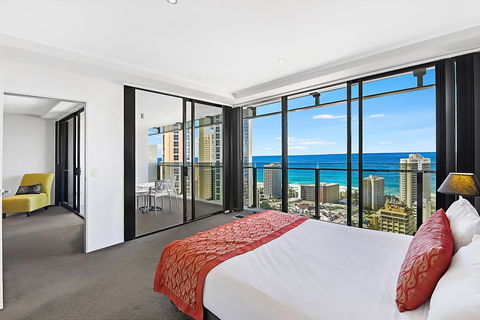 Circle On Cavill Ocean View - Holiday Byron Bay 1