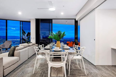 Circle On Cavill Subpenthouse - Holiday Byron Bay 3