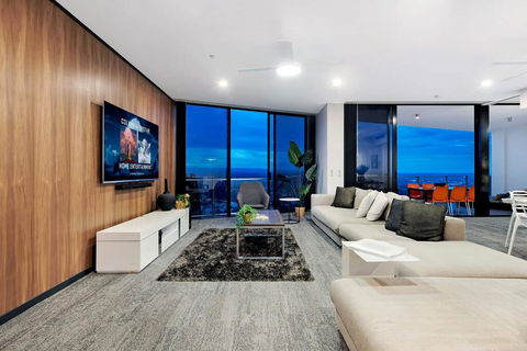 Circle On Cavill Subpenthouse - Holiday Byron Bay 1
