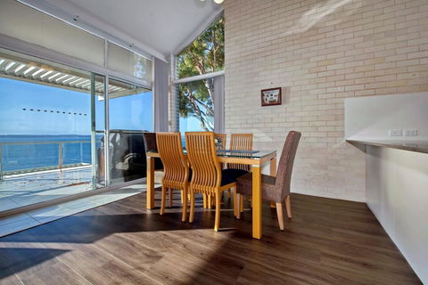 Classic View, 2/49 Victoria Parade - Holiday Byron Bay 2