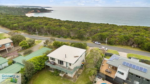 Cliffhanger - Pet Friendly - Holiday Byron Bay 1
