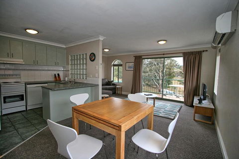 Cobb & Co 3/39 Cobbon Crescent - Holiday Byron Bay 3