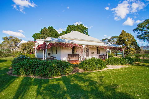 Cockfighters Ghost Vineyard Accommodation - Holiday Byron Bay 2
