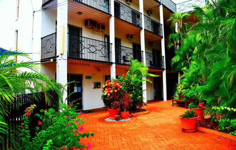 Coconut Grove Holiday Apartments - Holiday Byron Bay 1