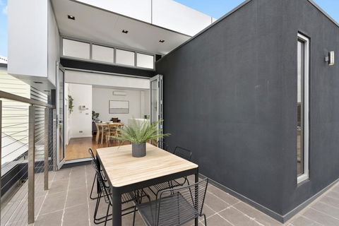 Cogens Two Bedroom Townhouse - Holiday Byron Bay 2