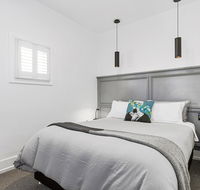 Colonial Hampdens - Holiday Byron Bay