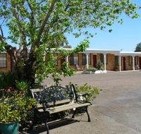 Colonial Motor Lodge Scone - Holiday Byron Bay