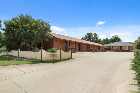 Comfort Inn Sovereign Gundagai - Holiday Byron Bay 1