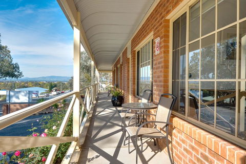 Commercial Golf Resort - Holiday Byron Bay 3