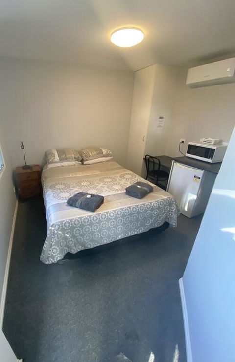 Commercial Hotel Curlewis - Holiday Byron Bay 3