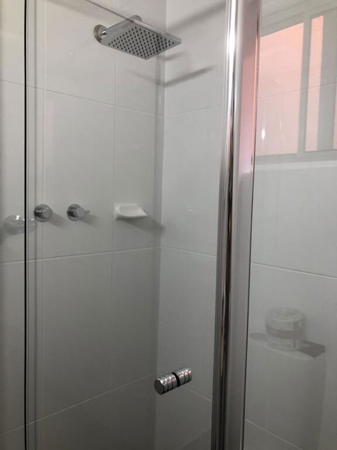 Commodore Motor Inn - Holiday Byron Bay 1