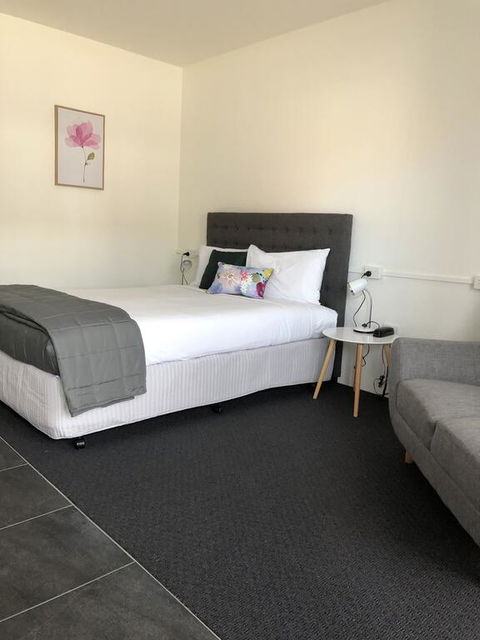 Commodore Motor Inn - Holiday Byron Bay 2