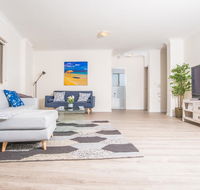 Convenient 2bed Rockdale APT Next to StationBeach - Holiday Byron Bay
