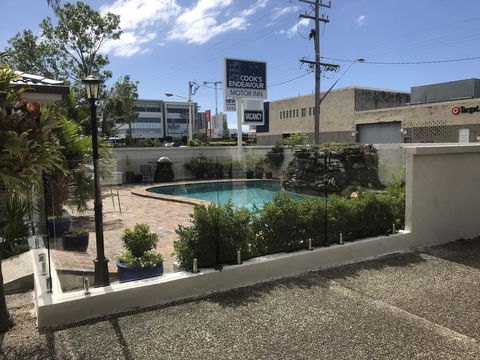 Cooks Endeavour Motor Inn - Holiday Byron Bay 2