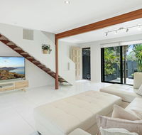 Cool Coastal Chic Noosaville - Holiday Byron Bay