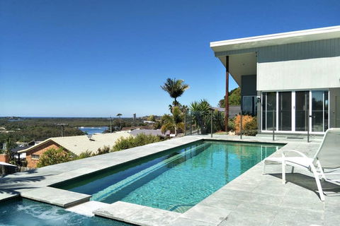 Coolangatta Gold - Holiday Byron Bay 0
