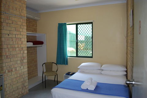 Coolum Budget Accommodation - Holiday Byron Bay 2