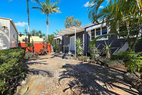 Coolum Retreat, Pet Friendly, Sunshine Coast Holiday House - Holiday Byron Bay 1