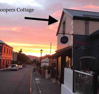 Coopers Cottage Battery Point - Holiday Byron Bay