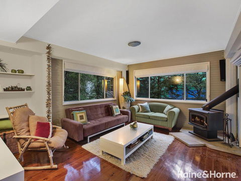 Copacabana Treehouse - 36 Oceano Street, Copacabana - Holiday Byron Bay 3