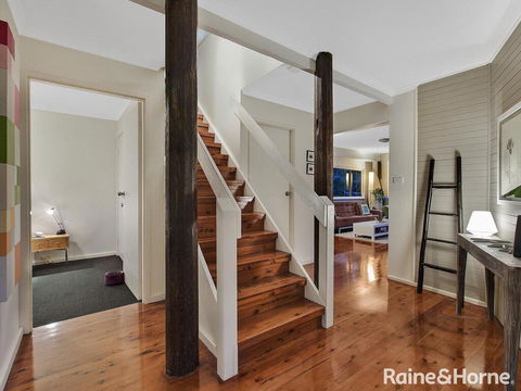 Copacabana Treehouse - 36 Oceano Street, Copacabana - Holiday Byron Bay 2