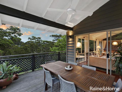 Copacabana Treehouse - 36 Oceano Street, Copacabana - Holiday Byron Bay 0