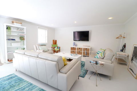 Corella Studio Apartment In Raffetys Resort - Holiday Byron Bay 3