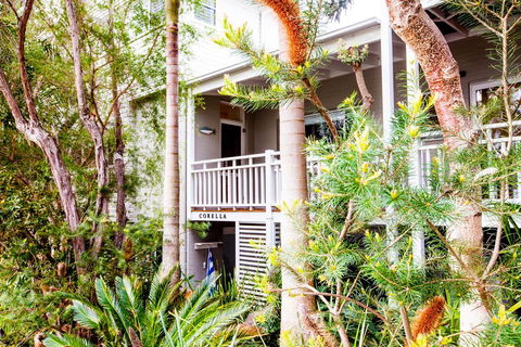 Corella Studio Apartment In Raffetys Resort - Holiday Byron Bay 1