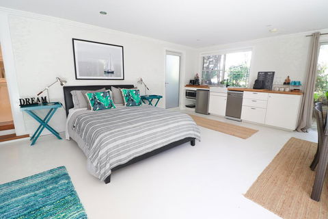 Corella Studio Apartment In Raffetys Resort - Holiday Byron Bay 2