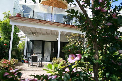 Corlette Retreat - Holiday Byron Bay 0