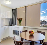 Cosmopolitan apartment at College St - Holiday Byron Bay