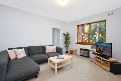 Cosy 2BR Plus Parking In Nth Sydney - Holiday Byron Bay 0