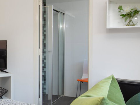 Cosy And Bright Studio Next To Westmead Hospital - Holiday Byron Bay 0