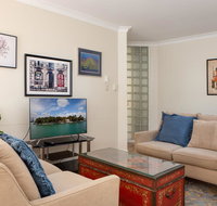 Cosy Family Apartment with Parking and Balconies - Holiday Byron Bay