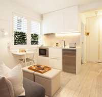 Cosy Flat in Art Deco Building Minutes From City - Holiday Byron Bay