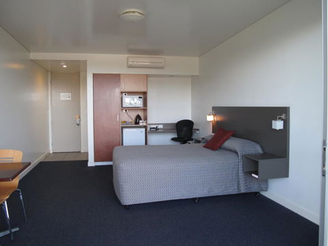Country Roads Motor Inn Dysart - Holiday Byron Bay 0
