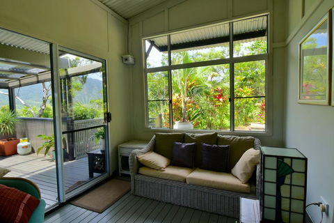 Cow Bay Hilltop Escape - Holiday Byron Bay 1