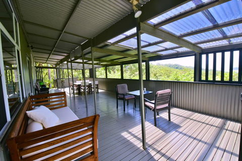 Cow Bay Hilltop Escape - Holiday Byron Bay 3